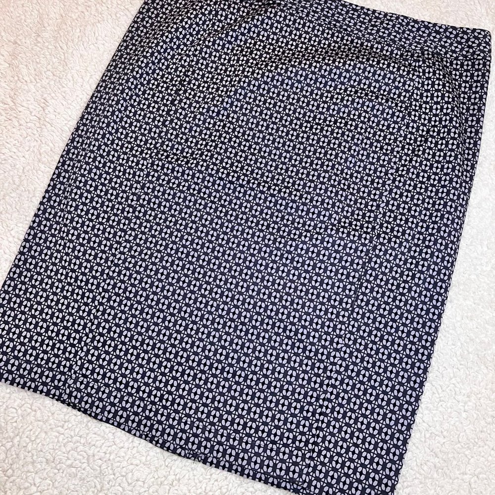 41 Hawthorn Grey/Black patterned stretch skirt